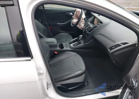 2013 Ford Focus Titanium из США, поврежденный, VIN 1FADP3N28DL359437